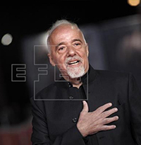 Paulo Coelho relata su vida como un "hippie" en su libro más autobiográfico